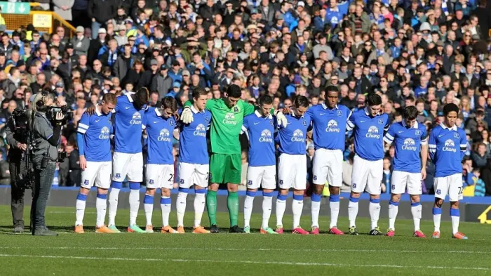 Framed Print : Everton Pays Tribute: Minutes Silence for Sir Tom Finney during FA Cup Match vs Swansea City (Everton 3-1) Framed Print : Everton Pays Tribute: Minutes Silence for Sir Tom Finney during FA Cup Match vs Swansea City (Everton 3-1)