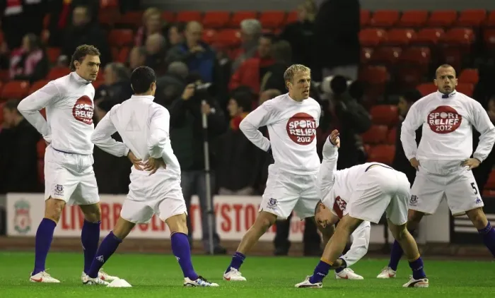 Framed Print : Everton Players Prepare for Battle: Jelavic, Stracqualursi, Neville, Osman, Heitinga Stretch Before Anfield Clash (13 March 2012) Framed Print : Everton Players Prepare for Battle: Jelavic, Stracqualursi, Neville, Osman, Heitinga Stretch Before Anfield Clash (13 March 2012)