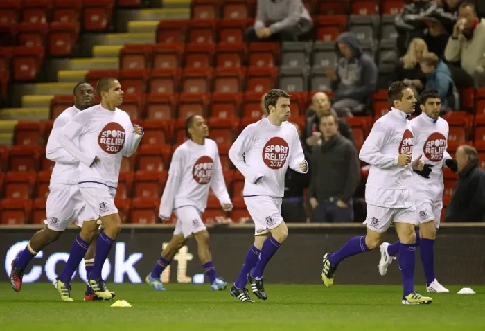 Framed Print : Everton Players Prepare for Liverpool Showdown at Anfield - Barclays Premier League (13 March 2012) Framed Print : Everton Players Prepare for Liverpool Showdown at Anfield - Barclays Premier League (13 March 2012)