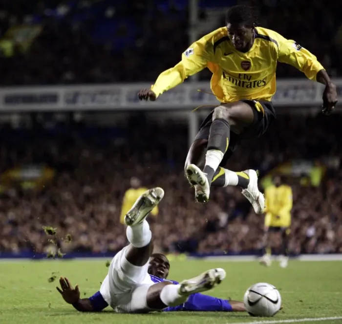 Framed Print : Everton v Arsenal Carling Cup Fourth Round Emanuel Adebayor and Joseph Yobo in action Framed Print : Everton v Arsenal Carling Cup Fourth Round Emanuel Adebayor and Joseph Yobo in action
