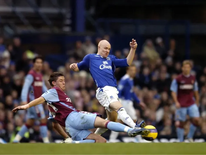 Framed Print : Everton v Aston Villa Andy johnson in action against Gary Cahill Framed Print : Everton v Aston Villa Andy johnson in action against Gary Cahill