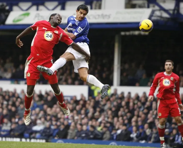 Framed Print : Everton v Blackburn Rovers Mikel Arteta gets a header on goal under pressure Framed Print : Everton v Blackburn Rovers Mikel Arteta gets a header on goal under pressure