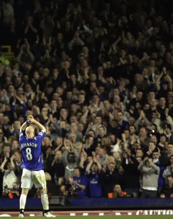 Framed Print : Everton v Fulham Andrew Johnson Everton applauds fans
