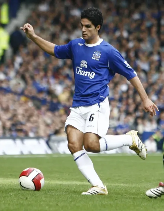 Framed Print : Everton v Manchester City Mikel Arteta of Everton in action Framed Print : Everton v Manchester City Mikel Arteta of Everton in action