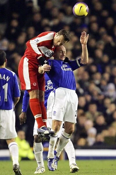 Everton v Middlesbrough Mark Viduka battles with Lee Carsley