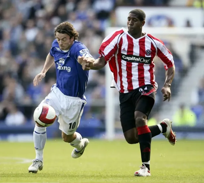 Framed Print : Everton v Sheffield United - 21 / 10 / 06 Simon Davies - Everton and Mikele Leigertwood - Sheffield United Framed Print : Everton v Sheffield United - 21 / 10 / 06 Simon Davies - Everton and Mikele Leigertwood - Sheffield United