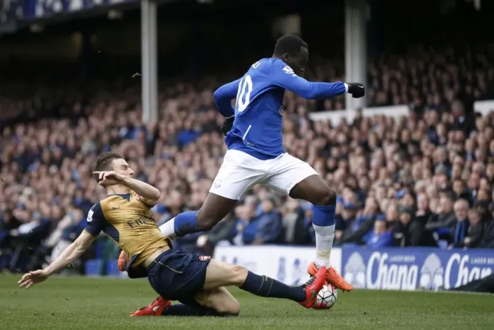 Framed Print : Everton vs Arsenal: Intense Battle Between Lukaku and Koscielny at Goodison Park Framed Print : Everton vs Arsenal: Intense Battle Between Lukaku and Koscielny at Goodison Park