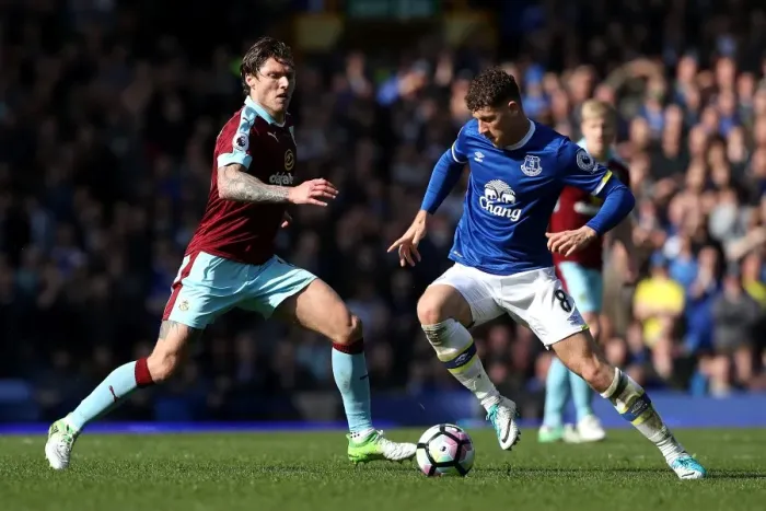 Framed Print : Everton vs Burnley: Ross Barkley vs Jeff Hendrick - Intense Battle for Ball at Goodison Park (Premier League, 2016-17) Framed Print : Everton vs Burnley: Ross Barkley vs Jeff Hendrick - Intense Battle for Ball at Goodison Park (Premier League, 2016-17)
