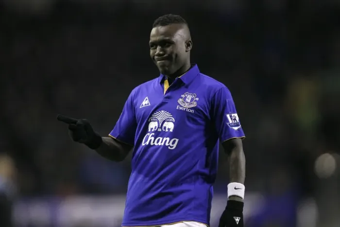 Framed Print : Everton vs Manchester City: Premier League Battle - Royston Drenthe at Goodison Park (January 2012) Framed Print : Everton vs Manchester City: Premier League Battle - Royston Drenthe at Goodison Park (January 2012)