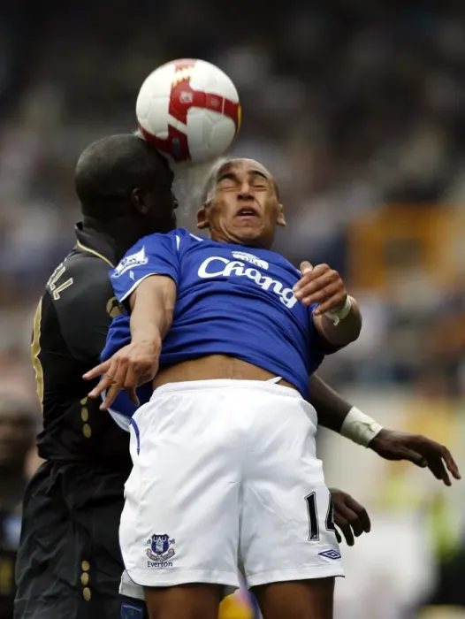 Framed Print : Everton vs Portsmouth: A Battle of the Legends - Vaughan vs Campbell Framed Print : Everton vs Portsmouth: A Battle of the Legends - Vaughan vs Campbell