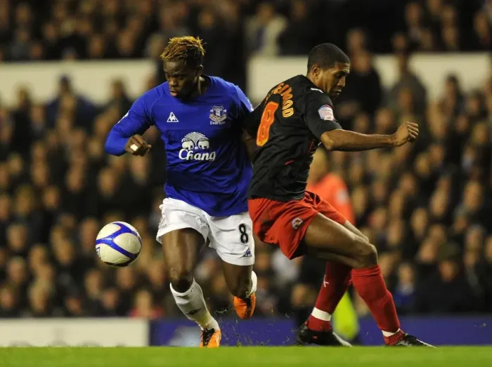 Framed Print : Everton vs Reading FA Cup Clash: Saha vs Leigertwood's Intense Battle for Ball Possession (5th Round, Goodison Park, 01 March 2011) Framed Print : Everton vs Reading FA Cup Clash: Saha vs Leigertwood's Intense Battle for Ball Possession (5th Round, Goodison Park, 01 March 2011)