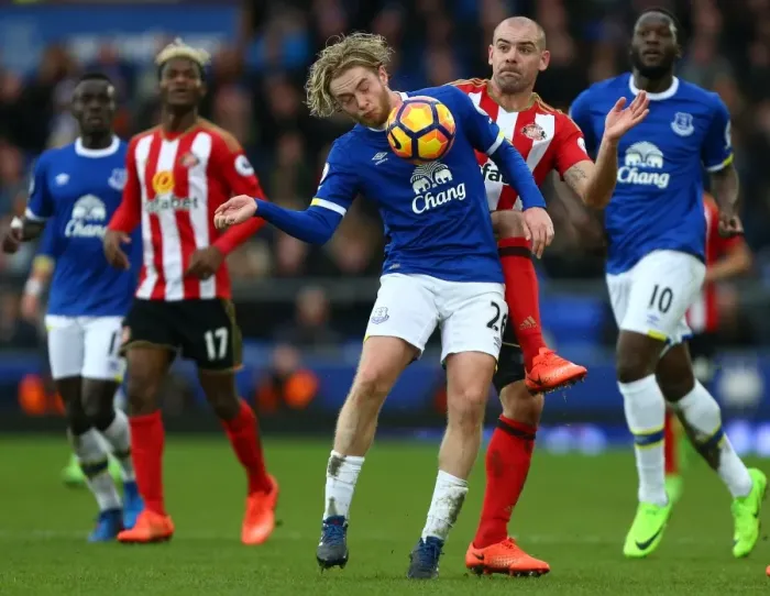 Framed Print : Everton vs Sunderland: A Battle at Goodison Park - Tom Davies vs Darron Gibson Framed Print : Everton vs Sunderland: A Battle at Goodison Park - Tom Davies vs Darron Gibson