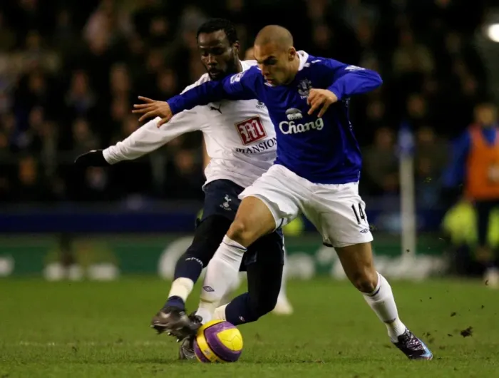 Framed Print : Everton vs. Tottenham: A Battle of Wits - Vaughan vs. Chimbonda (07 / 08) Framed Print : Everton vs. Tottenham: A Battle of Wits - Vaughan vs. Chimbonda (07 / 08)