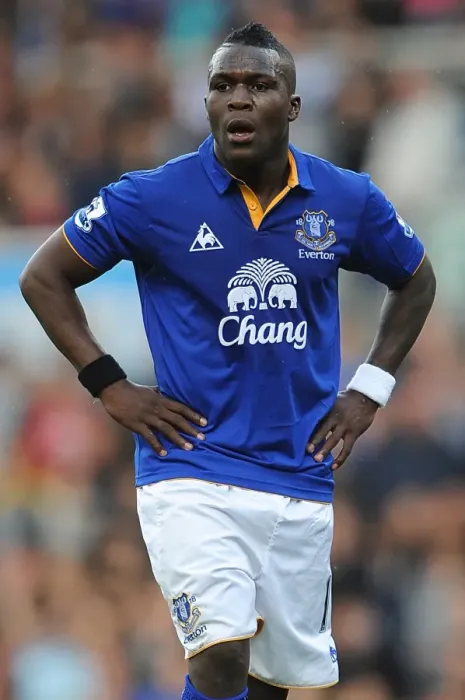 Framed Print : Everton vs Wigan Athletic: Royston Drenthe in Action (September 17, 2011) Framed Print : Everton vs Wigan Athletic: Royston Drenthe in Action (September 17, 2011)