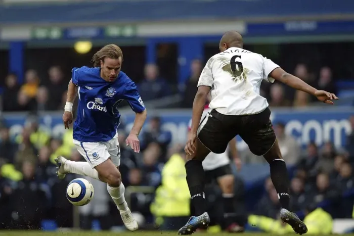 Framed Print : Everton's Andy van der Meyde in Action: Thrilling Moment Framed Print : Everton's Andy van der Meyde in Action: Thrilling Moment