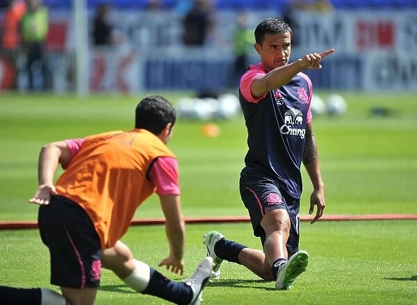 Everton's Cahill and Arteta: Focused during Wigan Athletic Warm-Up (April 2011)