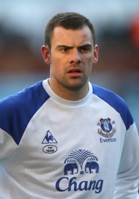 Framed Print : Everton's Darron Gibson in Action: Premier League Showdown against Aston Villa (January 2012) Framed Print : Everton's Darron Gibson in Action: Premier League Showdown against Aston Villa (January 2012)