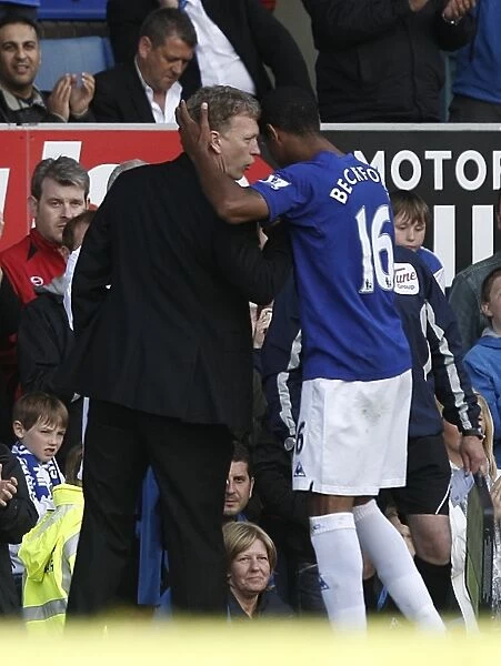 Everton's David Moyes Congratulates Jermaine Beckford After Substitution: Everton FC vs Chelsea (May 2011, Goodison Park)