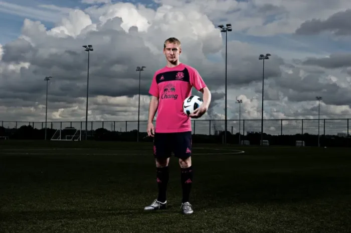 Framed Print : Everton's Defiant Warrior: Tony Hibbert Framed Print : Everton's Defiant Warrior: Tony Hibbert