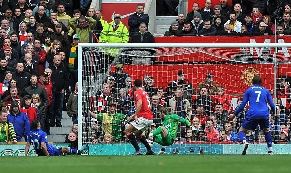Everton's Dramatic Comeback: Steven Pienaar's Equalizer vs. Manchester United (4-4, April 22, 2012, Old Trafford)
