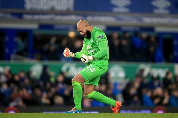 Everton's Europa League Victory: Tim Howard and Steven Naismith's Triumphant Moment after Scoring Third Goal vs. Lille