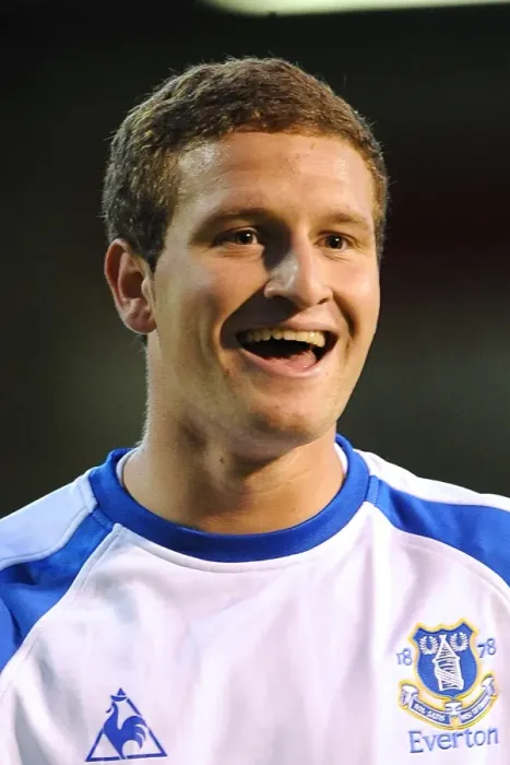 Framed Print : Everton's Fortified Rearguard: Shkodran Mustafi