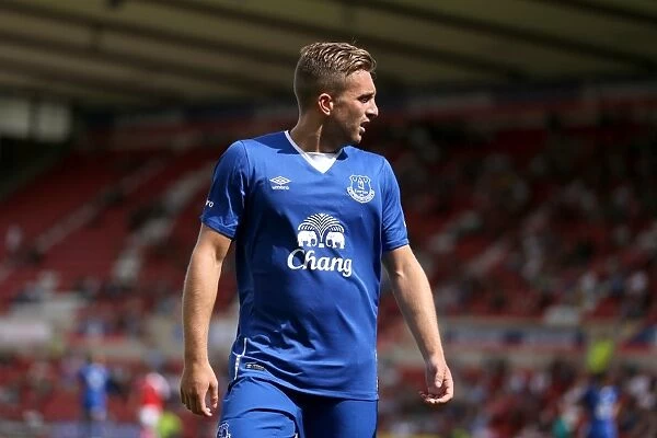 Everton's Gerard Deulofeu in Action: Pre-Season Friendly vs Swindon Town at The County Ground