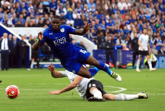Framed Print : Everton's Gibson Concedes Penalty Against Leicester City (Barclays Premier League)