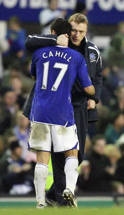 Framed Print : Everton's Glory: Moyes and Cahill Celebrate Premier League Victory over Portsmouth (2008) Framed Print : Everton's Glory: Moyes and Cahill Celebrate Premier League Victory over Portsmouth (2008)