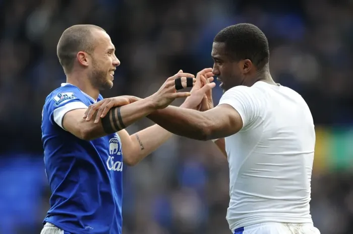 Framed Print : Everton's Heitinga and Distin: Victory Celebration over Manchester City (2-0, Goodison Park, March 16, 2013) Framed Print : Everton's Heitinga and Distin: Victory Celebration over Manchester City (2-0, Goodison Park, March 16, 2013)