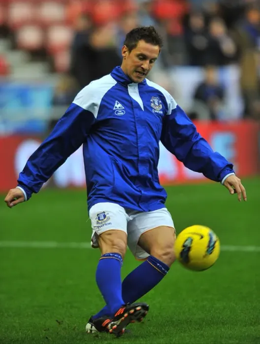 Framed Print : Everton's Jagielka in Action: Everton vs Sunderland, Barclays Premier League (26 December 2011) Framed Print : Everton's Jagielka in Action: Everton vs Sunderland, Barclays Premier League (26 December 2011)