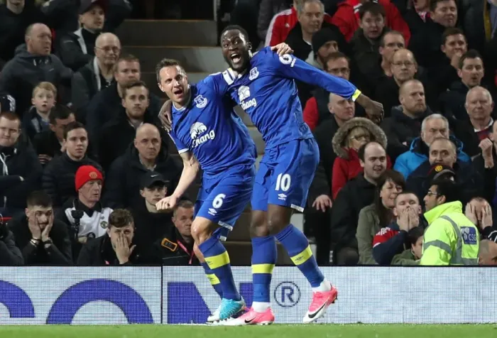 Framed Print : Everton's Jagielka and Lukaku Celebrate First Goal Against Manchester United in Premier League