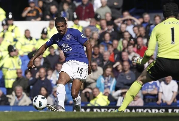 Everton's Jermaine Beckford Chases Victory: Everton FC vs Chelsea, Barclays Premier League, Goodison Park (22 May 2011)