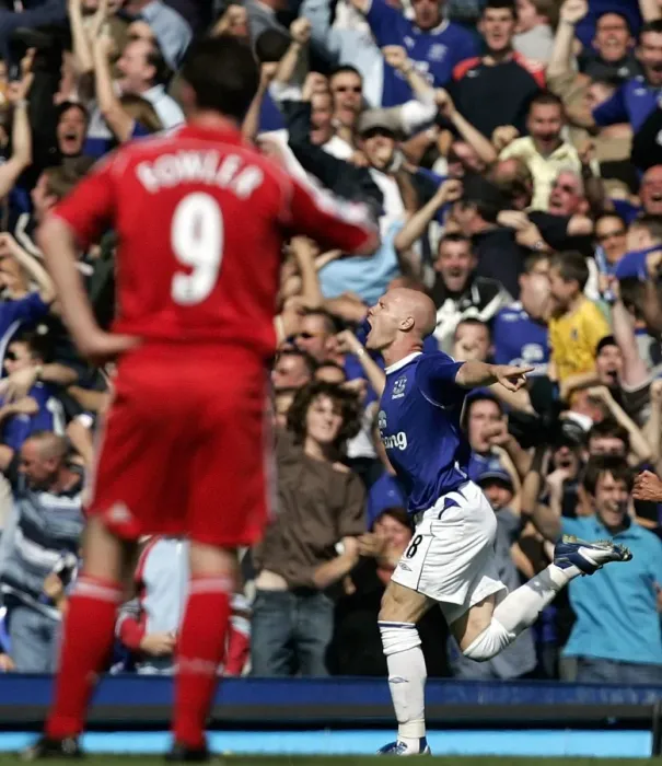 Framed Print : Everton's Johnson: Thrilling Goal Celebration Amidst Roaring Fans