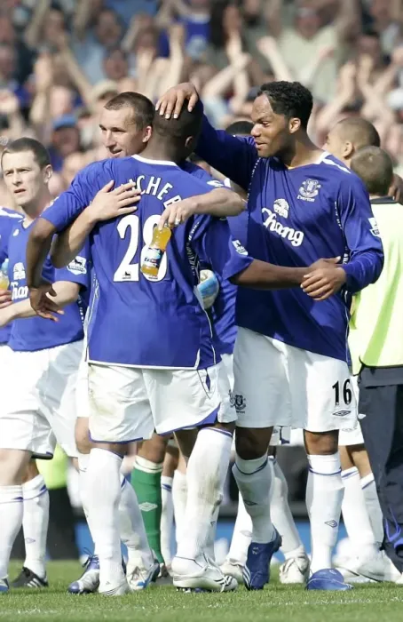 Framed Print : Everton's Joleon Lescott Leads the Celebration: Everton's Victory Over Portsmouth in FA Barclays Premiership (5 / 5 / 07) Framed Print : Everton's Joleon Lescott Leads the Celebration: Everton's Victory Over Portsmouth in FA Barclays Premiership (5 / 5 / 07)
