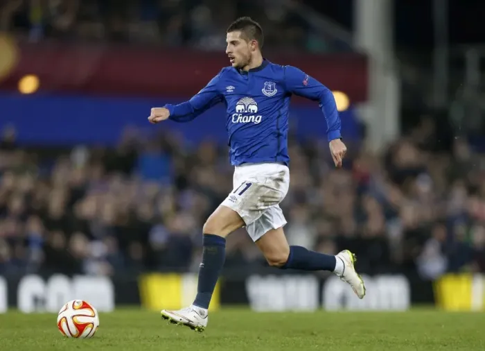 Framed Print : Everton's Kevin Mirallas in Europa League Battle: Young Boys at Goodison Park (Round of 32, Second Leg)