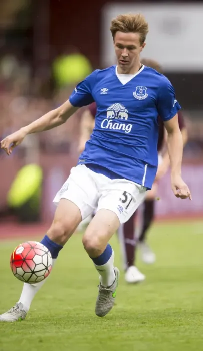 Framed Print : Everton's Kieran Dowell in Action at Tynecastle Stadium: Pre-Season Friendly vs Heart of Midlothian Framed Print : Everton's Kieran Dowell in Action at Tynecastle Stadium: Pre-Season Friendly vs Heart of Midlothian