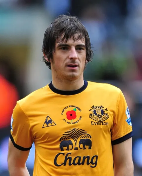 Framed Print : Everton's Leighton Baines in Action: Premier League Showdown at Newcastle United (November 2011) Framed Print : Everton's Leighton Baines in Action: Premier League Showdown at Newcastle United (November 2011)