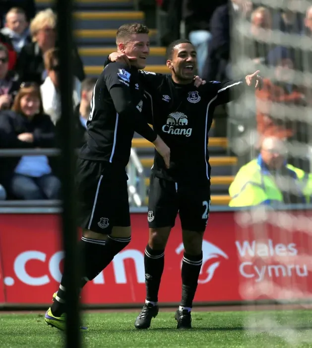Framed Print : Everton's Lennon and Barkley: A Dazzling Duo Celebrates First Goal vs Swansea City