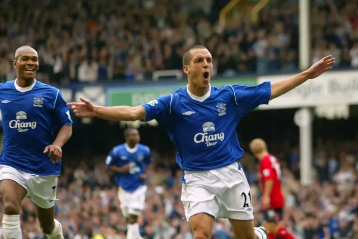 Framed Print : Everton's Leon Osman Celebrates Goal in Barclays Premiership Match vs West Bromich Albion at Goodison Park (2004) Framed Print : Everton's Leon Osman Celebrates Goal in Barclays Premiership Match vs West Bromich Albion at Goodison Park (2004)