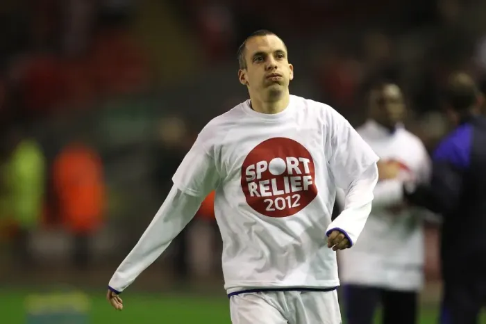 Framed Print : Everton's Leon Osman in Intense Premier League Showdown at Anfield (13 March 2012) Framed Print : Everton's Leon Osman in Intense Premier League Showdown at Anfield (13 March 2012)