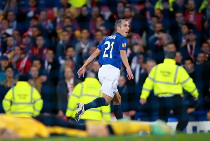 Framed Print : Everton's Leon Osman Scores Historic Goal in Europa League Clash Against Lille Framed Print : Everton's Leon Osman Scores Historic Goal in Europa League Clash Against Lille