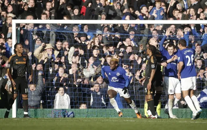 Framed Print : Everton's Louis Saha: First Goal Celebration vs. Chelsea in FA Cup (29 January 2011) Framed Print : Everton's Louis Saha: First Goal Celebration vs. Chelsea in FA Cup (29 January 2011)