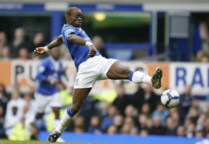 Framed Print : Everton's Louis Saha Goes for Glory: Everton FC vs. Wolverhampton Wanderers, Barclays Premier League, Goodison Park - Aiming for the Winning Goal Framed Print : Everton's Louis Saha Goes for Glory: Everton FC vs. Wolverhampton Wanderers, Barclays Premier League, Goodison Park - Aiming for the Winning Goal