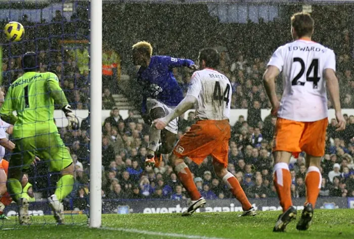 Framed Print : Everton's Louis Saha Scores His Third Goal Against Blackpool at Goodison Park (05 February 2011) Framed Print : Everton's Louis Saha Scores His Third Goal Against Blackpool at Goodison Park (05 February 2011)