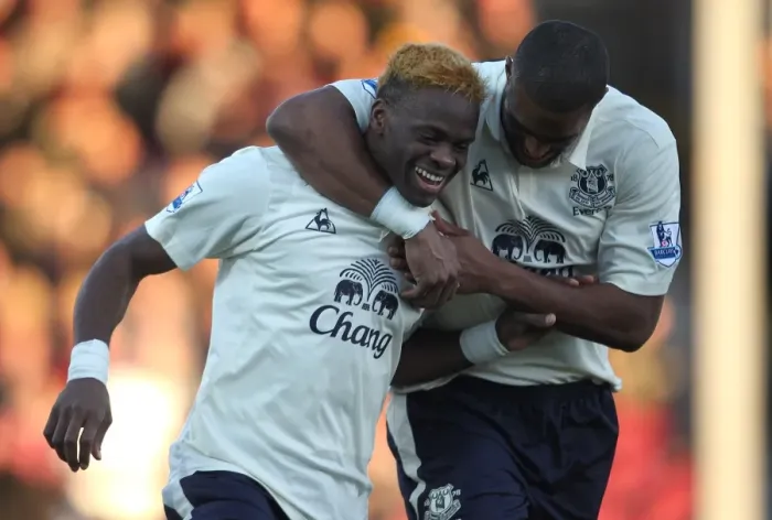Framed Print : Everton's Louis Saha and Sylvain Distin: Celebrating the First Goal Against Scunthorpe United in FA Cup Third Round (January 2011) Framed Print : Everton's Louis Saha and Sylvain Distin: Celebrating the First Goal Against Scunthorpe United in FA Cup Third Round (January 2011)