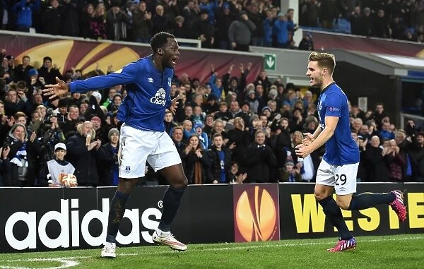 Everton's Lukaku and Garbutt Celebrate Second Goal in Europa League Match vs. Young Boys