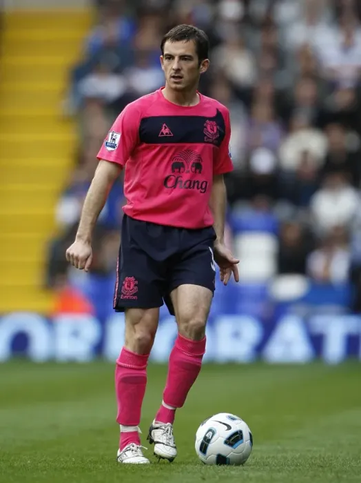 Framed Print : Everton's Masterful Defender: Leighton Baines Framed Print : Everton's Masterful Defender: Leighton Baines