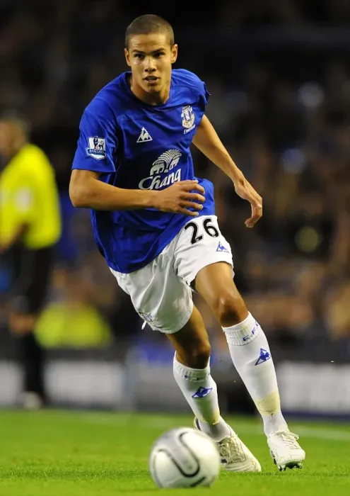 Framed Print : Everton's Midfield Mastermind: Jack Rodwell Framed Print : Everton's Midfield Mastermind: Jack Rodwell