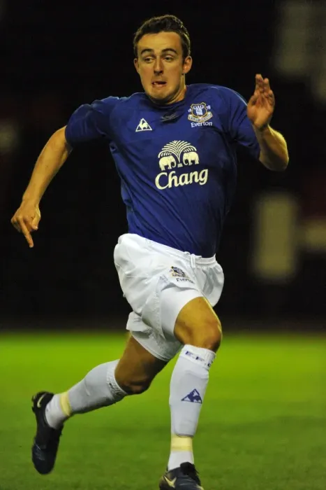 Framed Print : Everton's Midfield Mastermind: Jose Baxter